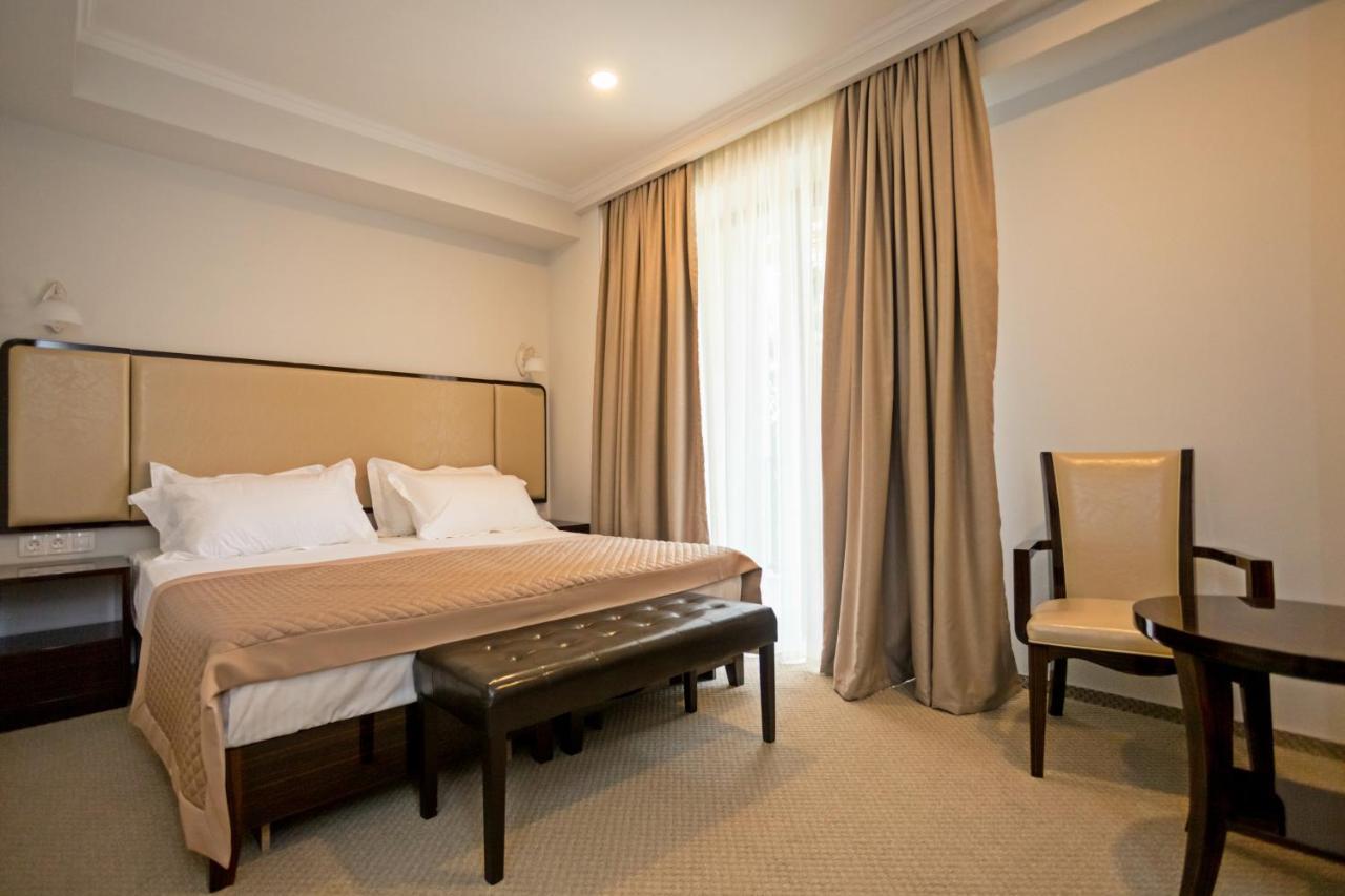 Hotel Genio Τυφλίδα Δωμάτιο φωτογραφία